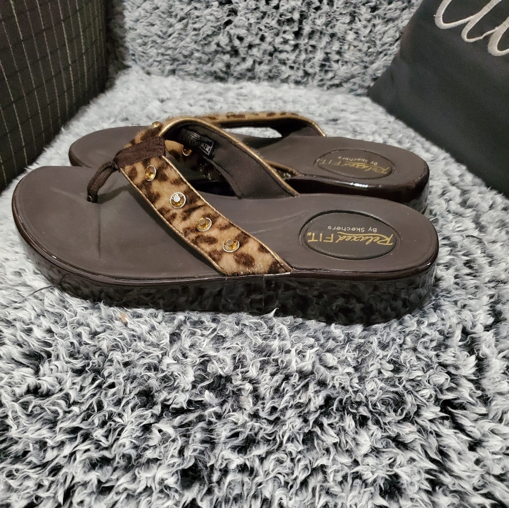 Sketchers Flip Flops Size 9